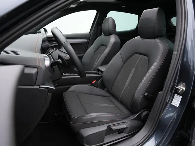 CUPRA Formentor 1.4 e-Hybrid 204 pk | Panoramadak | Matrix LED | Achteruitrijcamera | Navigatie | Ad...