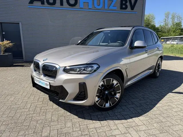 BMW iX3 High Executive 80 kWh M Sport Panoramadak Trekhaak Leder Harman-Kardon 20 inch 360 Camera Ca...