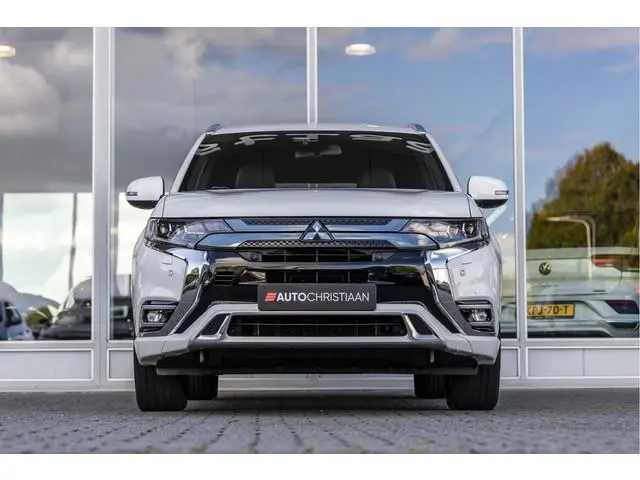 Mitsubishi Outlander 2.4 PHEV Instyle | SOH 93% | Pano | 360° Camera