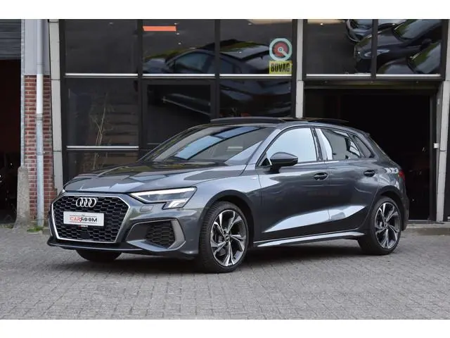 Audi A3 Sportback 35 TFSI 3X S-line Pano Keyless Camera Lane ACC