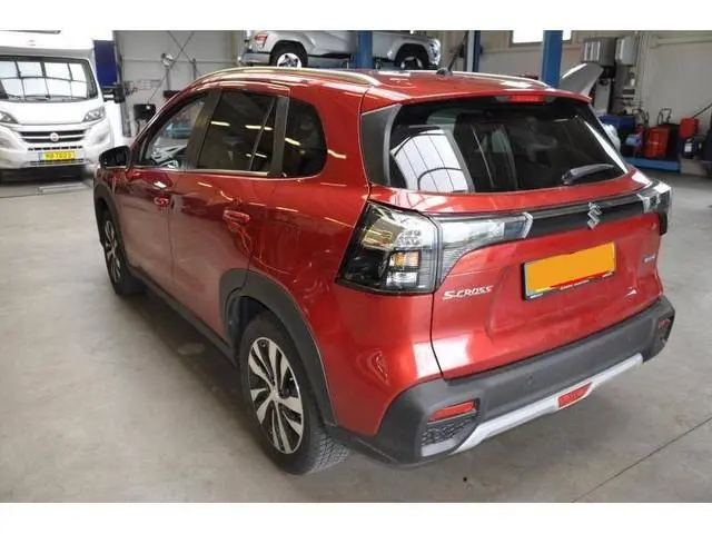 Suzuki S-Cross 1.4 BOOSTERJET STYLE HYBRID AUTOMAAT 360 Camera | All Seasonbanden | Keyless | Adapti...
