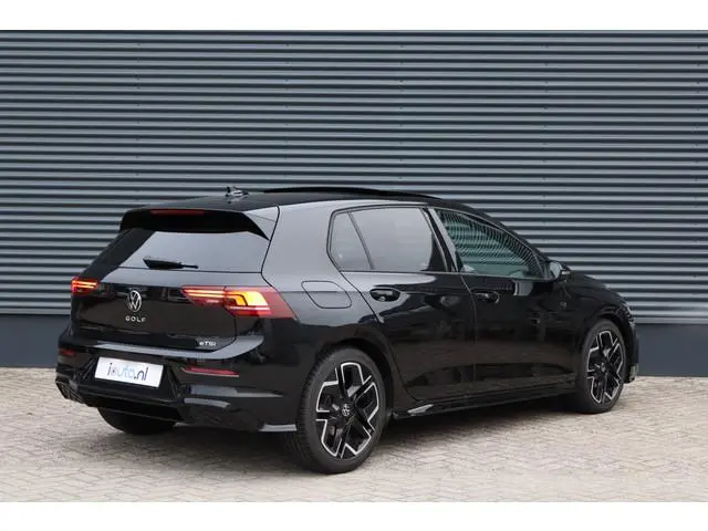 Volkswagen Golf 1.5 eTSI 150PK DSG R-Line Pano/Navi/Camera/Head-up/Sfeer/Dodehoek/18"