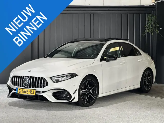 Mercedes-Benz A-klasse 180 Business Solution AMG | AMG-styling | Panorama-dak | Achteruitrijcamera |...
