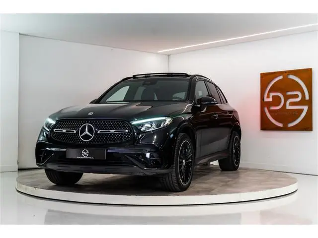 Mercedes-Benz GLC-klasse 400e 4MATIC AMG 381PK | Pano | Sfeer | Burmester | ACC | 12 MND Garantie