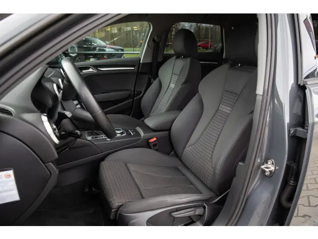 Audi A3 Sportback 1.5 TFSI CoD S-line , Sportstoelen, Cruise, Led