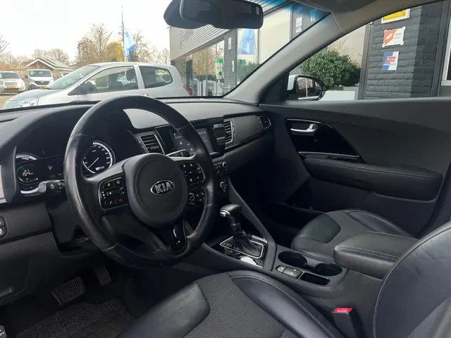 Kia Niro 1.6 Hybrid BusinessLine, Automaat, Android, Bluetooth, Cruise, Navi, Stuur/ Stoelen verw