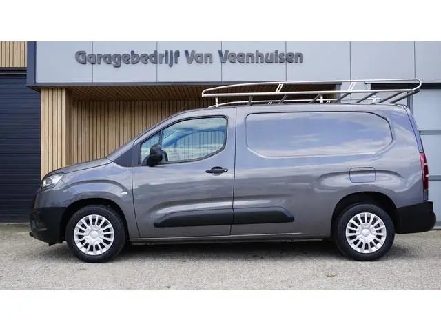 Toyota PROACE CITY 1.2 Turbo 110pk L2 Live Long App-Connect *Marge Bus*  Airco Imperiaal Trekhaak 19...