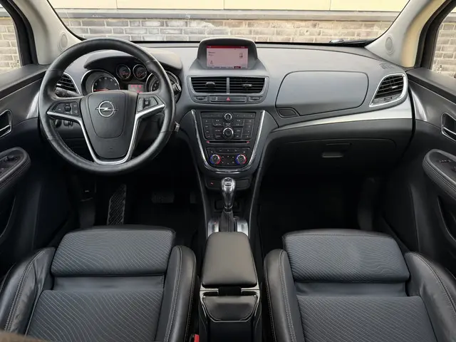 Opel Mokka 1.4 T Cosmo | Automaat | Trekhaak | Cruise | Climate | Navi | PDC | Half Leer |