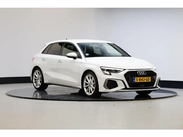 Audi A3 Sportback 35 TFSI S edition | B&O | Trekhaak |