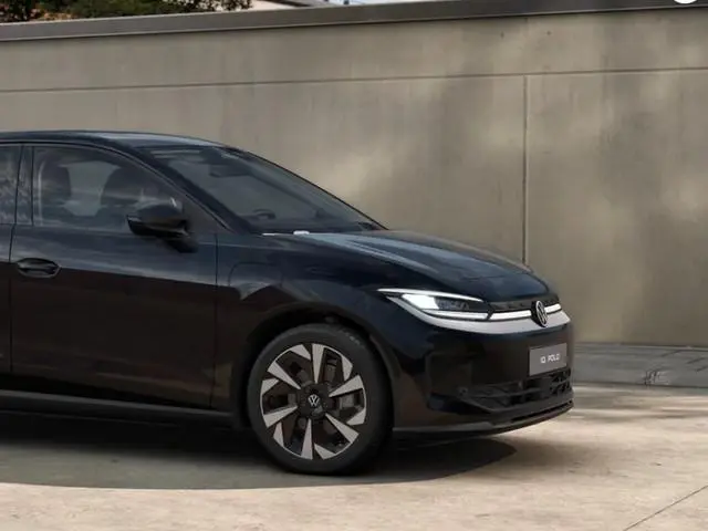 Volkswagen ID. Polo Life First Edition 52 kWh accu, 211 PK · Achteruitrijcamera · Draadloze telefoon...