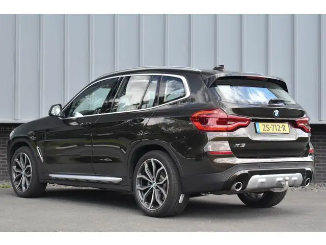 BMW X3 xDrive20i High Executive | Pano | Trekhaak | Leder | Stoelverwarming