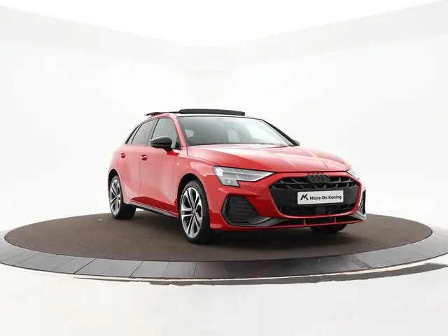 Audi A3 Sportback 45 TFSIe 272pk S-tronic S edition Competition · Panoramadak · Camera · Keyless · E...