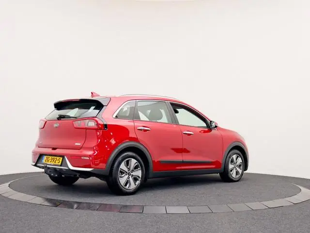 Kia Niro 1.6 GDi Hybrid DynamicLine | Trekhaak | All-seasonsbanden | Navigatie