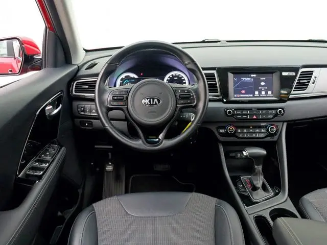 Kia Niro 1.6 GDi Hybrid DynamicLine | Trekhaak | All-seasonsbanden | Navigatie