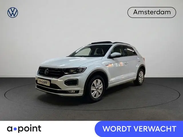 Volkswagen T-Roc 1.5 TSI R-Line 150 pk Automaat (DSG) | Navigatie via App | Panoramadak | Parkeersen...