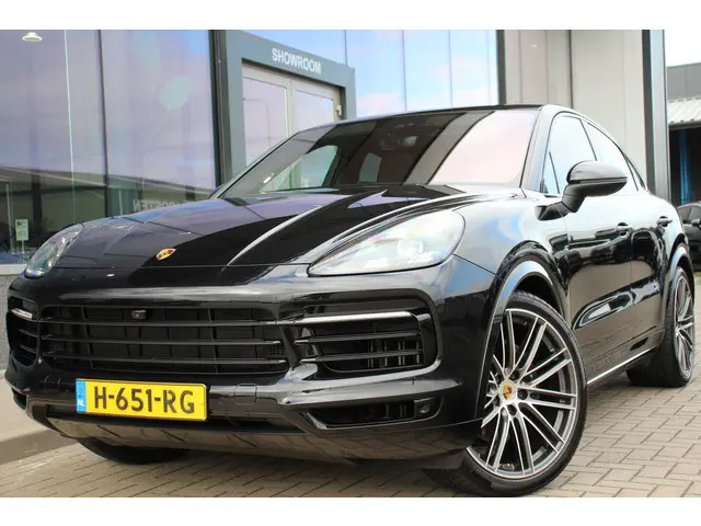 Porsche Cayenne Coupé 3.0 E-Hybrid | Sosftclose | Stoelventilatie | 360 CAMERA | CHRONO | Sportdesign