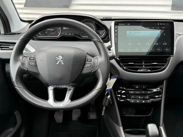 Peugeot 2008 1.2 PureTech Active 2e Eigenaar|Carplay|Camera|Pano|Clima|Cruise|N.A.P|Nieuwe APK bij A...