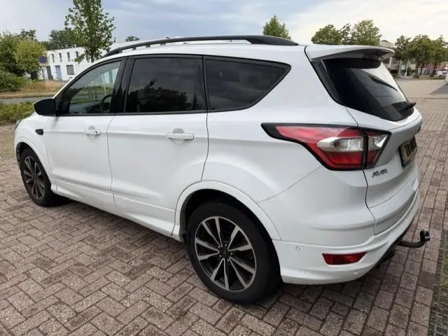 Ford Kuga 1.5 EcoBoost ST Line Trekhaak 1800kg I ST-line I PDC I Camera I Leer I NL-auto I 18" I tre...