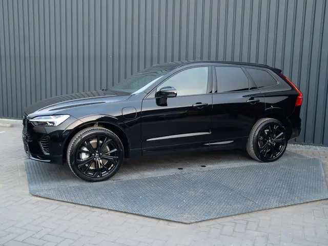 Volvo XC60 2.0 T6 Plug-in hybrid AWD Plus Black Edition  | 360 Camera | Harman/Kardon | Trekhaak | P...
