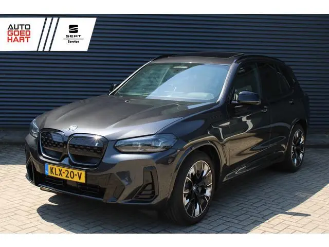 BMW iX3 M-Sport 80 kWh Panoramadak Harman-Kardon Elekt.-Trekhaak Head-UP Full-Led