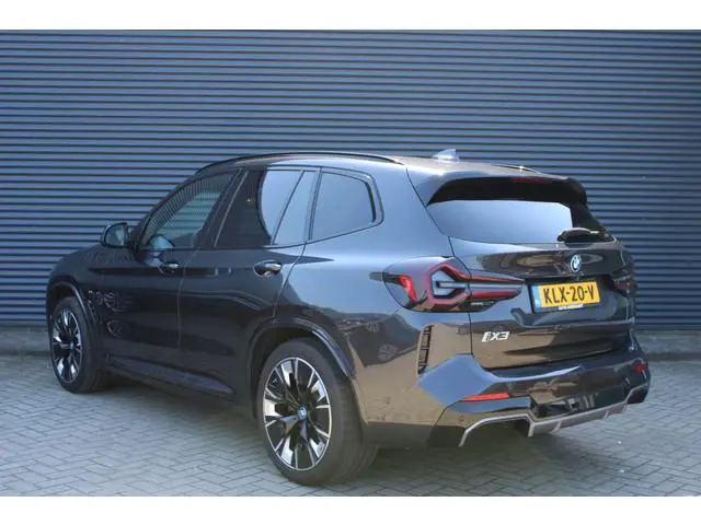 BMW iX3 M-Sport 80 kWh Panoramadak Harman-Kardon Elekt.-Trekhaak Head-UP Full-Led