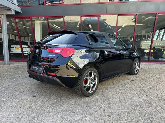 Alfa Romeo Giulietta 1.4 Turbo MultiAir Super | Org. NL | CC | Clima | Navi | Parkeer achter |
