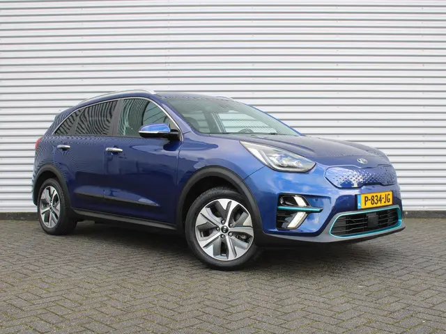 Kia e-Niro Executiveline 64 kWh | Warmtepomp | Stuur- / stoelverwarming + ventilatie | Elek. stoelve...