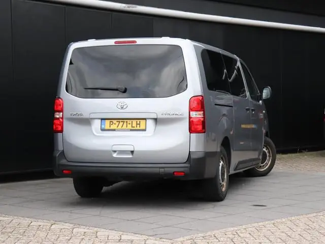 Toyota PROACE Shuttle 1.5 D-4D Cool Long | 9 PERS. | CRUISE | NAVI | PDC | APPLE CARPLAY |