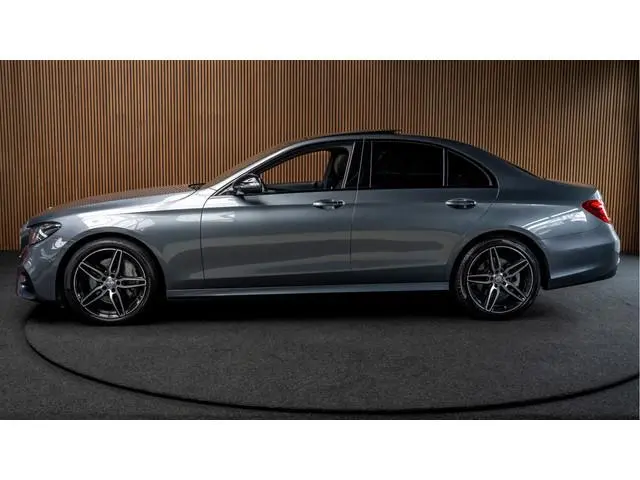 Mercedes-Benz E-klasse 350 d AMG Panodak Leer 360 Burmester Navi Softclose Dab Sportstoelen PTS Dist...