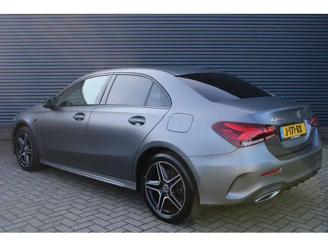 Mercedes-Benz A-klasse 250 e Business Solution AMG Limited Sfeerverlichting Camera Leer/Alcantara