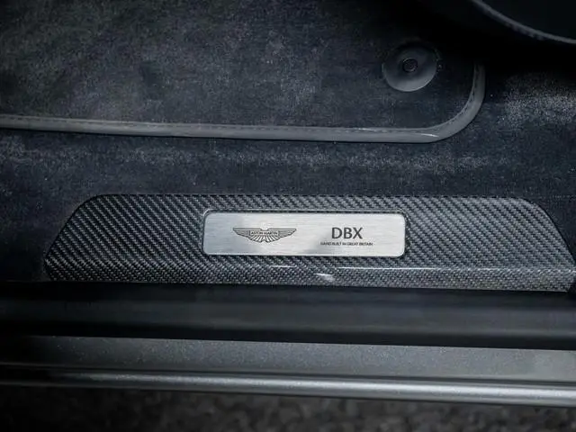 Aston Martin DBX