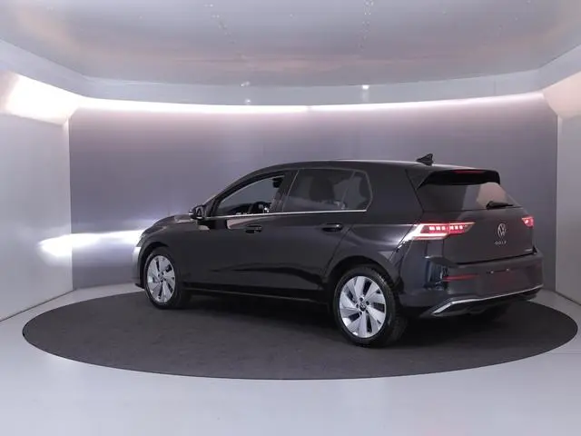 Volkswagen Golf 1.5 eHybrid Style Edition 204 pk Automaat (DSG) | Verlengde garantie | Navigatie | P...