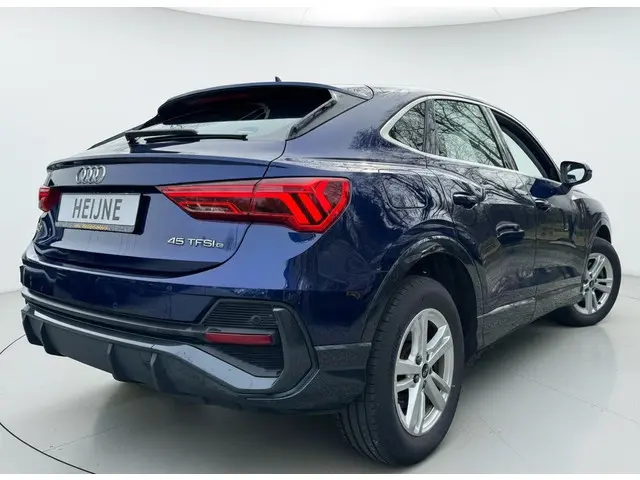 Audi Q3 Sportback 45 TFSI e 245PK BUSINESS EDITION CARPLAY/ACC/STUURVERW. WORDT VERWACHT!