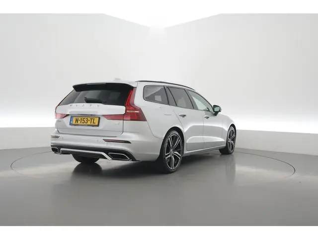 Volvo V60 2.0 T6 Recharge AWD R-Design | Pano | Camera | Pilot Assist | Memory Seats | Stoel- Stuurv...
