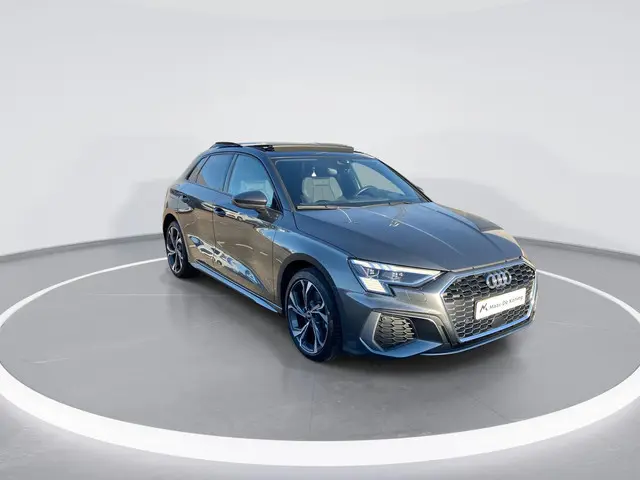 Audi A3 Sportback 40 TFSIe 150kW/204PK S Line · Panoramadak · Camera · Stoelverwarming · Bang & Oluf...