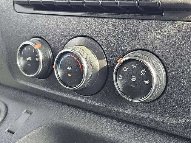 Nissan NV400