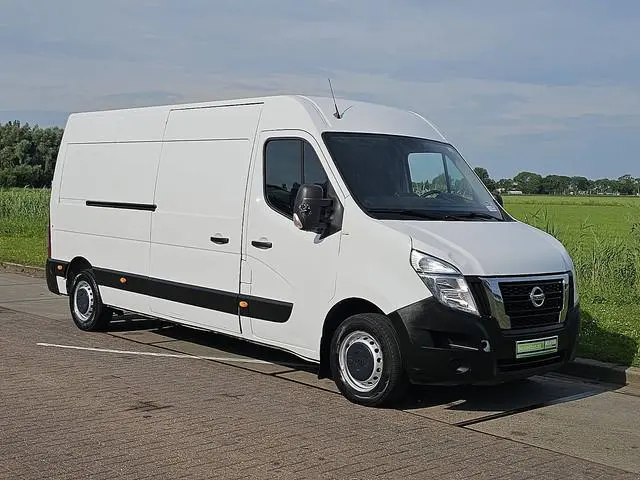 Nissan NV400