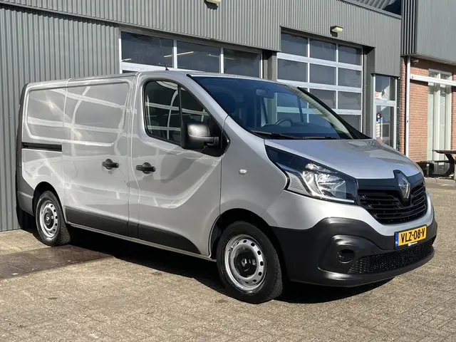 Renault Trafic 1.6 dCi L1H1 BTW en BPM VRIJ!! Airco Cruise controle 2-Persoons Telefoonverbinding Pa...