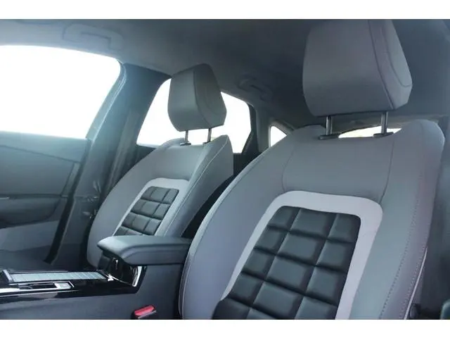 Citroen C4 C4 1.2 HYbrid 145PK MAX | HEAD UP DISPLAY | CAMERA VOOR + ACHTER | NAVIGATIE | DRAADLOZE...