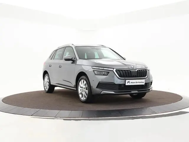 Skoda Kamiq 1.0 TSI 110pk DSG Business Edition · Camera · Trekhaak · Panoramadak · Apple/Android Car...