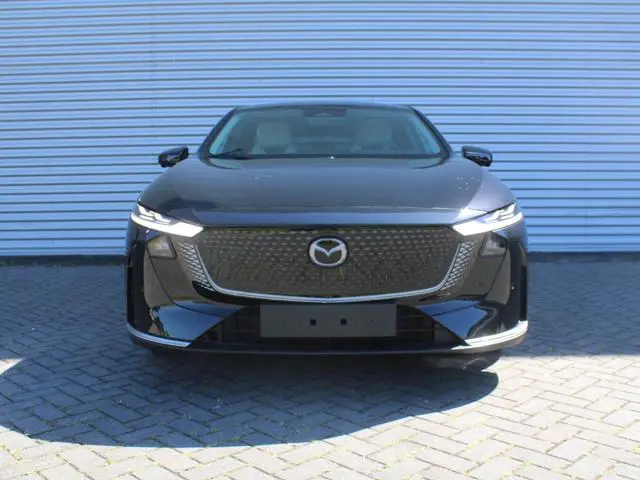 Mazda 6e Takumi Long Range 80 kWh | Actieradius tot 552 km (WLTP) | Hoge Korting! | Beige leder | 18...