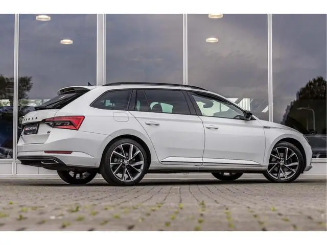 ŠKODA Superb Combi 1.4 TSI iV Sport Line | Matrix LED | ACC | Virtual | 19"