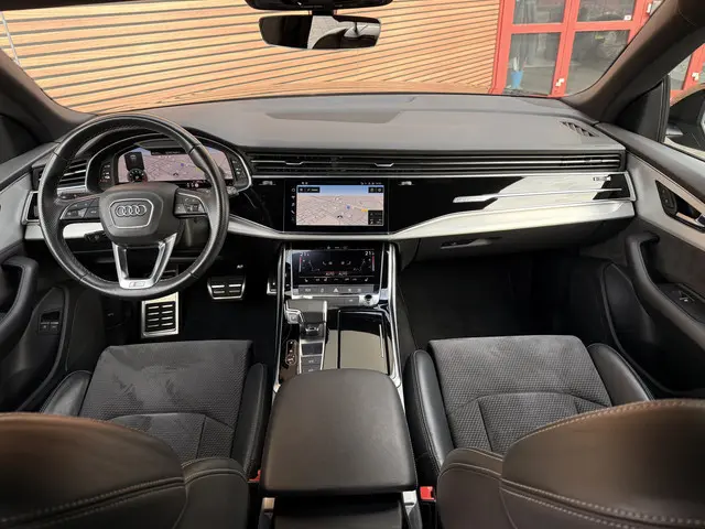 Audi Q8 55 TFSI e quattro Pro Line S Trekhaak / Luchtvering / Cruise control adaptief