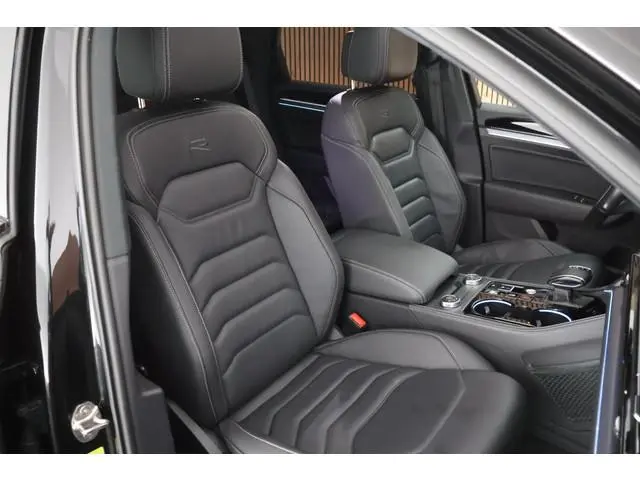 Volkswagen Touareg 3.0 TSi 462pk eHybrid 4MOTION R Trekhaak Panoramadak Camera Leder Stoelverwarming...