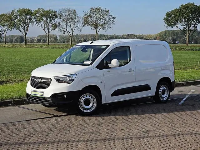 OPEL COMBO 1.5 automaat, airco, navi, pdc, zijdeur