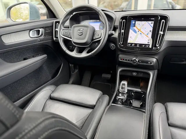 Volvo XC40 1.5 T5 Recharge Inscription |Pano|H/K|360CAM|Leer|Memory|PilotAssist|Trekhaak|Thunder Gre...