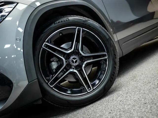 Mercedes-Benz GLA-klasse 200 AMG Line