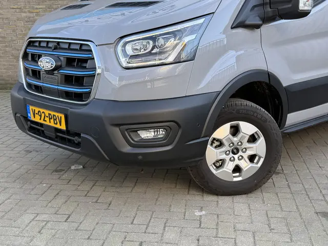 Ford E-Transit 350 L2H2 270PK Trend 68 kWh 317 KM WLTP CarPlay/cruisecontrol/stoelverwarming