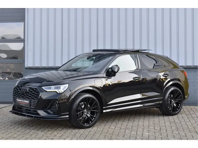 Audi Q3 Sportback 45 TFSI e S-Line 245 Pk Pano RSQ3 Leder Keyless Navi 21 Inch