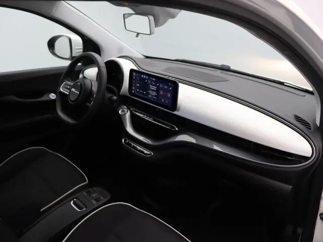 Fiat 500e Icon | 320km WLTP | 85KWh Snelladen | Cruise control | SOH 94% |